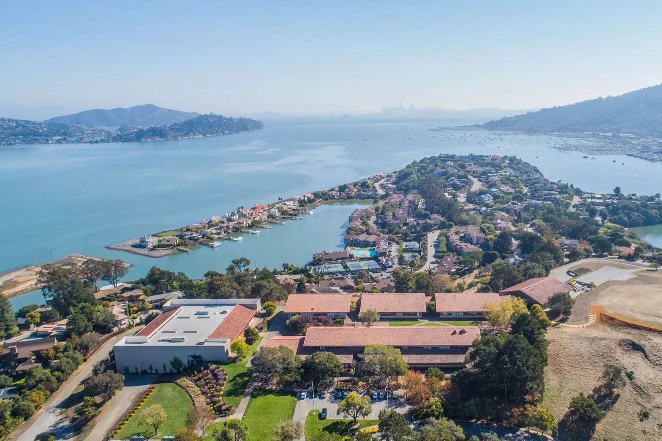 San Francisco campus photo 3 of 33